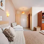 Hotel Makrina 2*