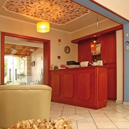 Hotel Makrina 2*